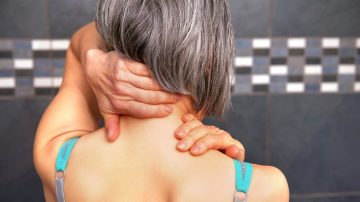 girl neck mssaging