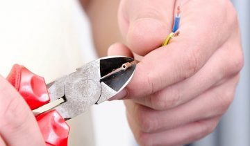 A hand holding a knife